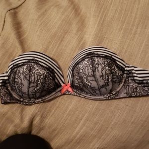 Strapless verysexyVictoria secret 32D push up bra
